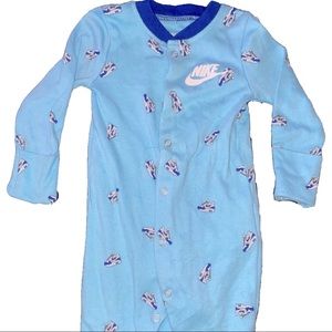 Nike baby boy footsie